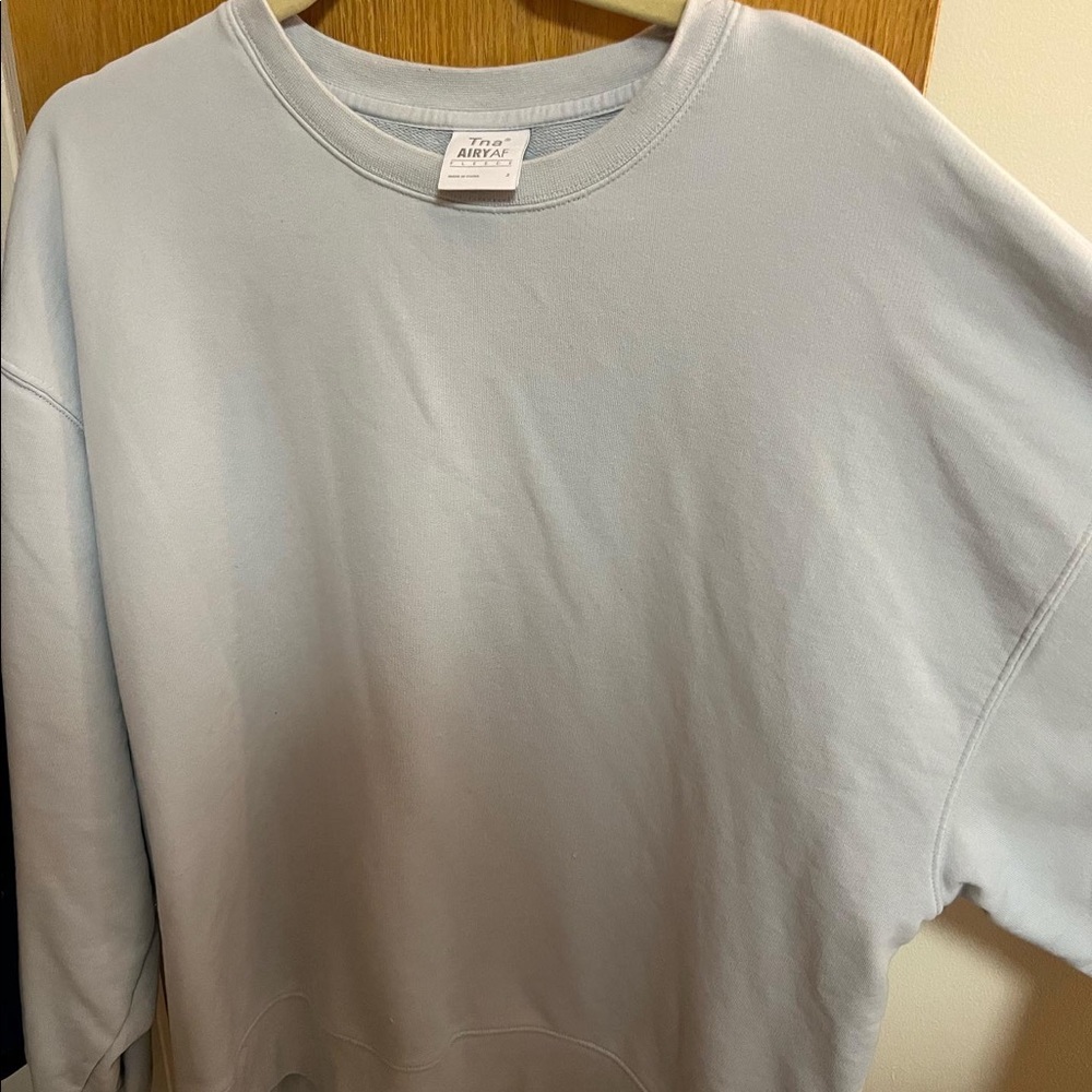 ARITZIA TNA SWEATSHIRT